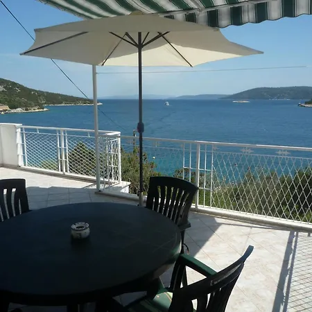 Natad Apartment *